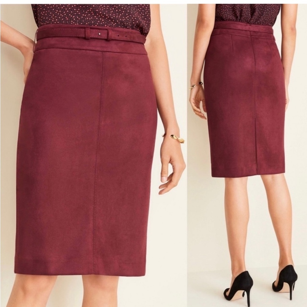 ✨NWOT✨ Ann Taylor Faux Seude Skirt with belt